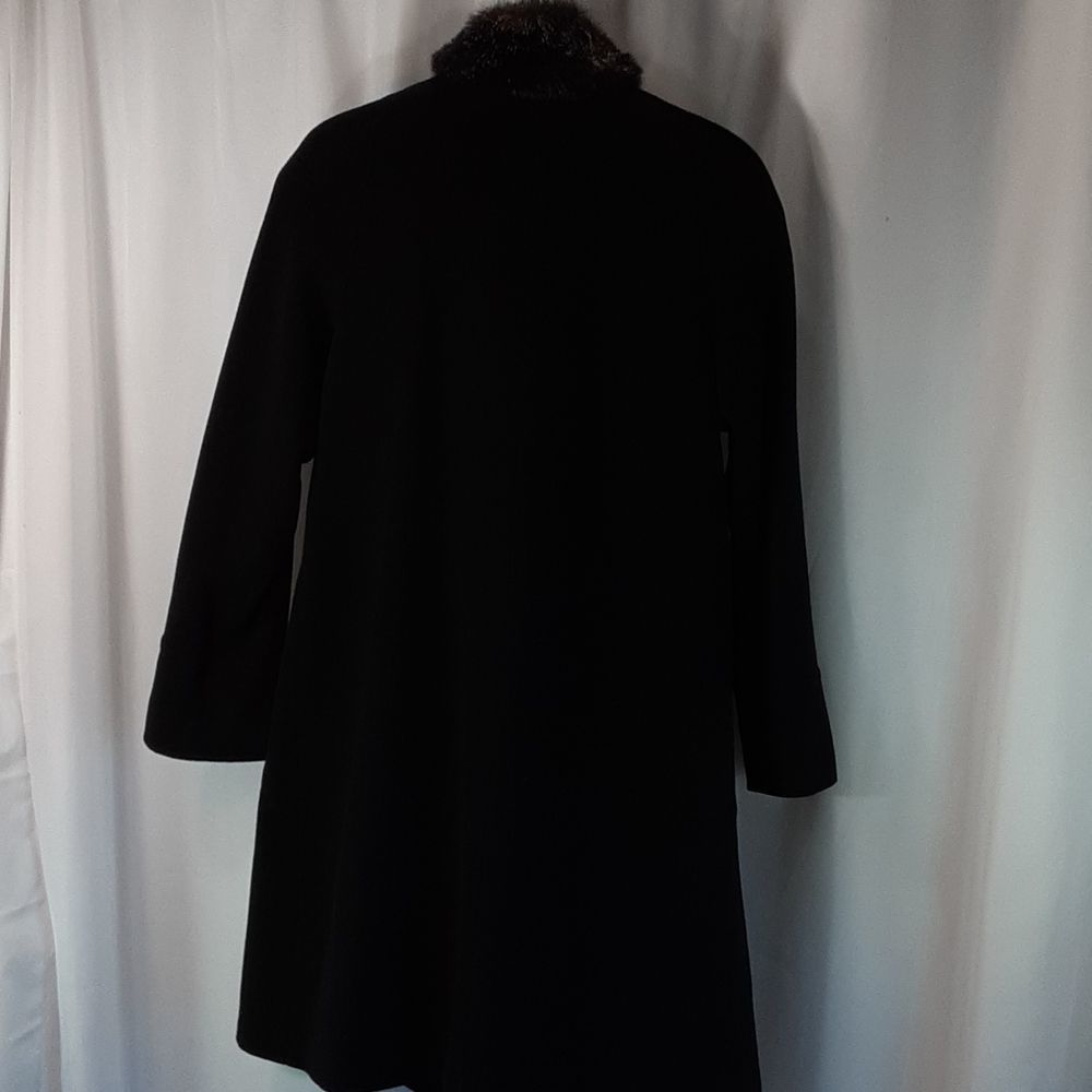 Albert Nipon Size Small Long Wool Coat Faux Fur T… - image 6